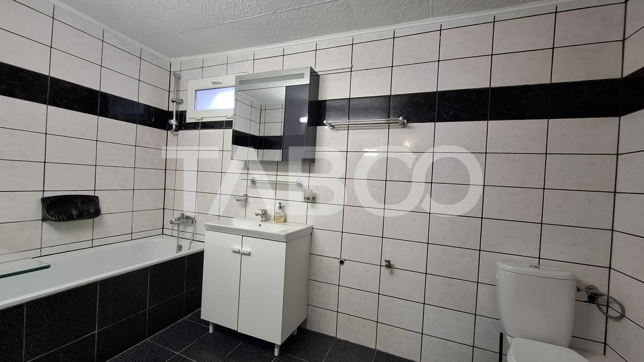 Apartament de inchiriat 82 mpu 2 camere balcon si gradina Vasile Aaron