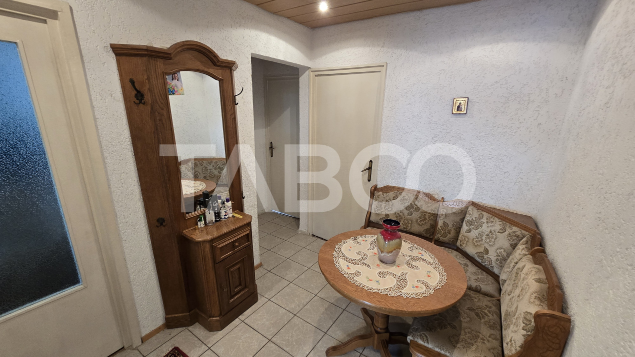 Apartament de inchiriat Central 3 camere balcon mobilat utilat