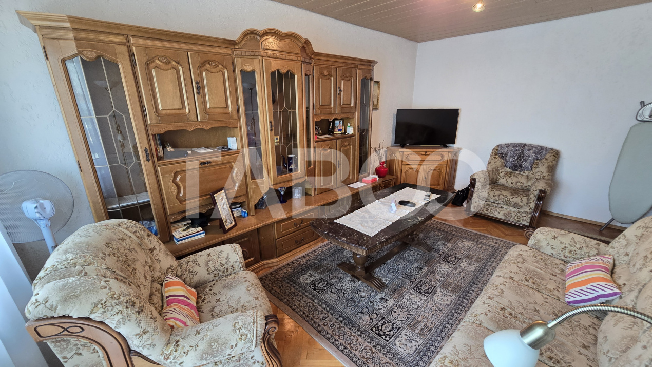 Apartament de inchiriat etaj intermediar Central 3 camere balcon in Sibiu - Scoala de Înot