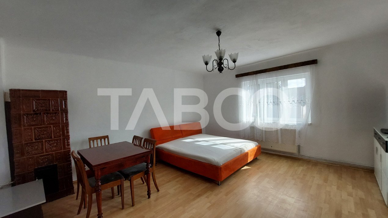 Apartament de inchiriat la casa 2 camere curte 200 mp zona Turnisor