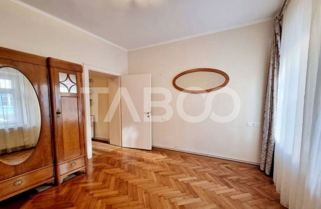 Apartament de vanzare 2 camere 2 bai 2 pivnite in Centrul Istoric