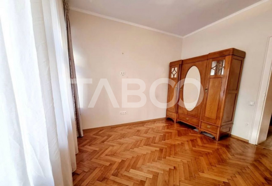 Apartament de vanzare 2 camere 2 bai 2 pivnite in Centrul Istoric