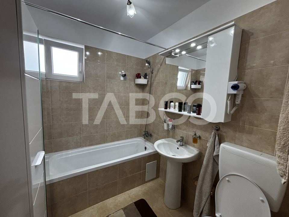 Apartament de vanzare 2 camere  38mpu + boxa zona Turnisor
