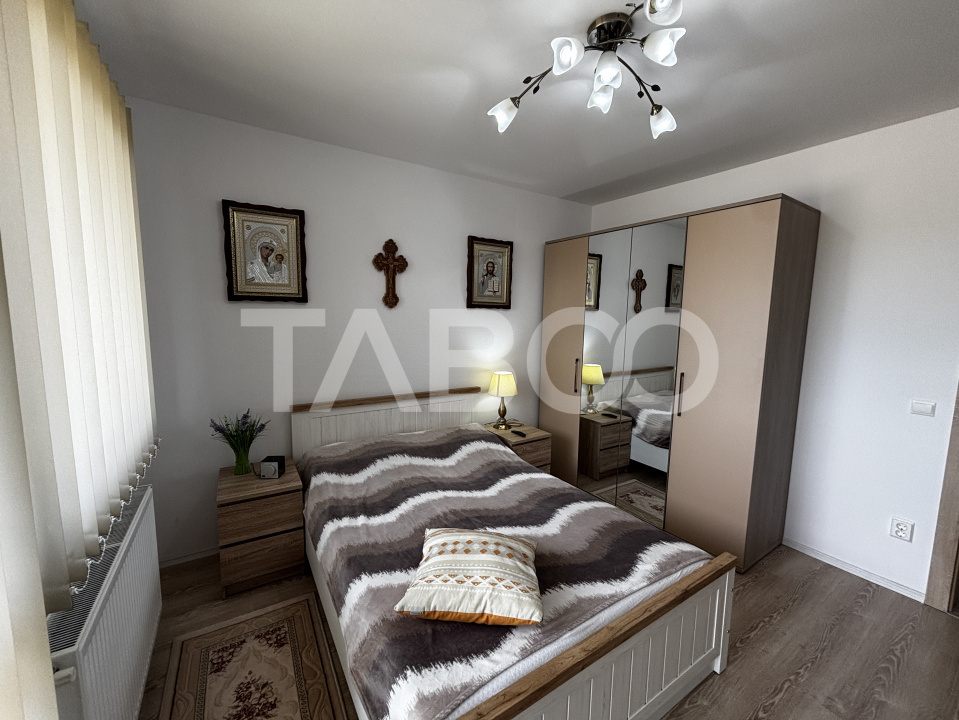 Apartament de vanzare 2 camere  38mpu + boxa zona Turnisor