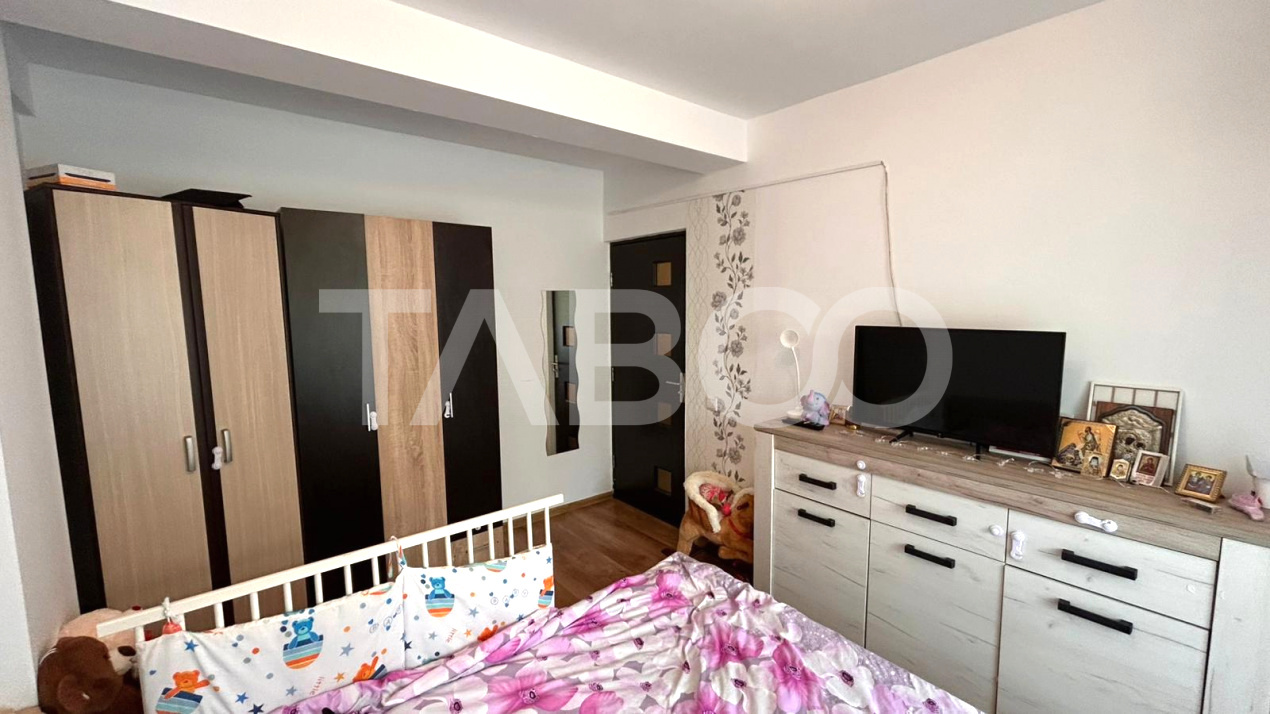 Apartament de vanzare 2 camere balcon si loc de parcare Doamna Stanca