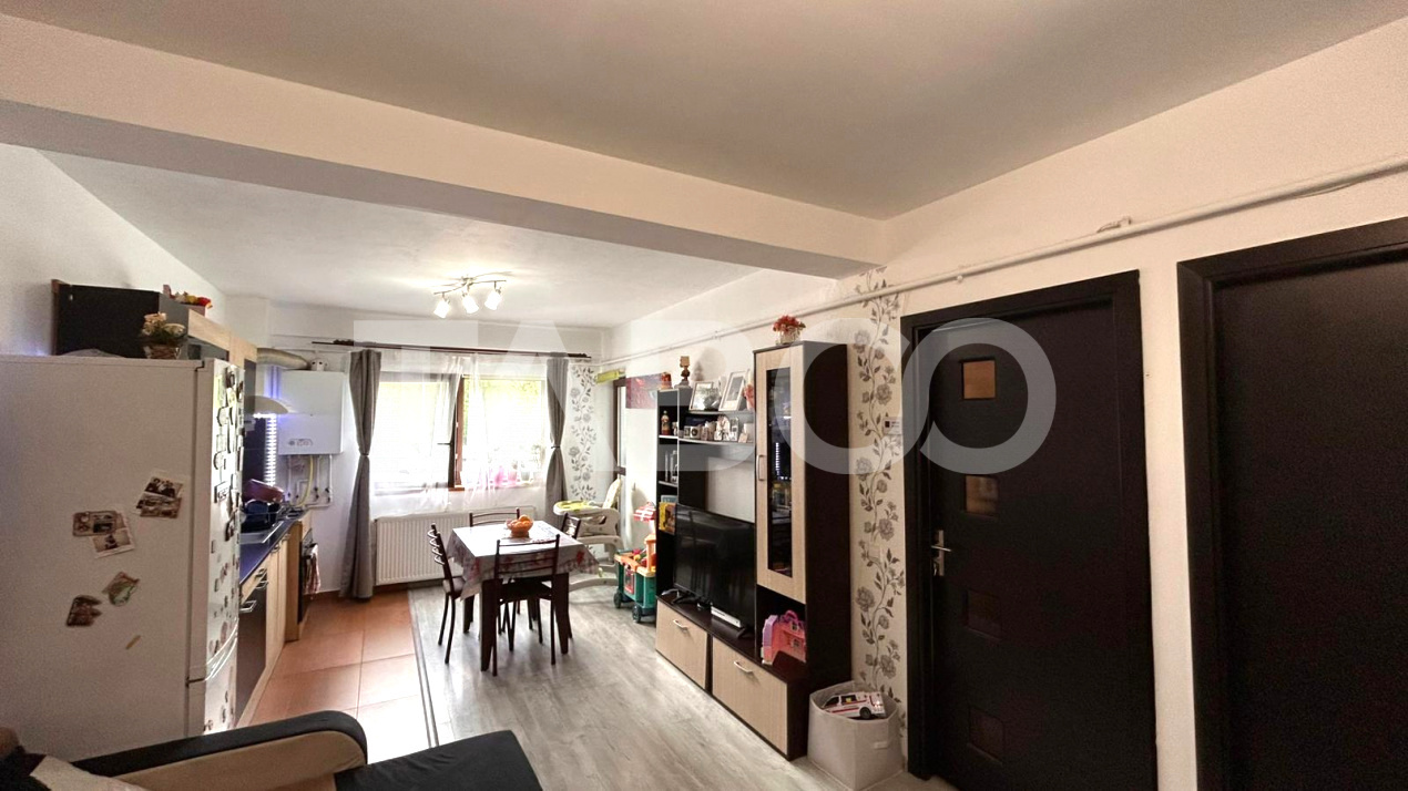 Apartament de vanzare 2 camere balcon si loc de parcare Doamna Stanca