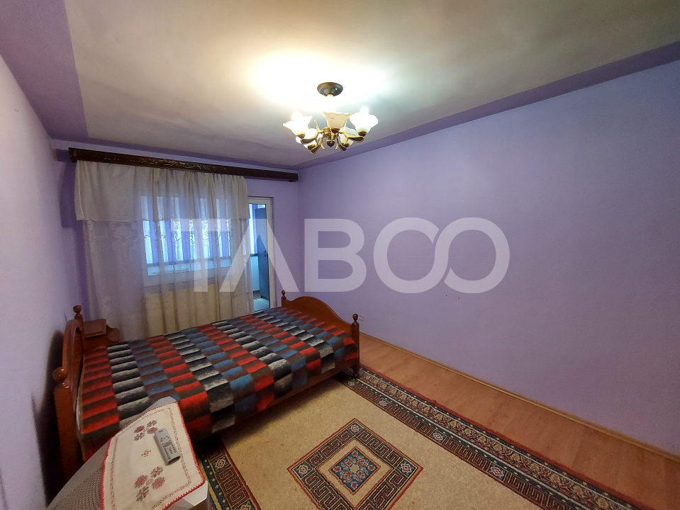 Apartament de vanzare 2 camere decomandate 52 mpu pivnita balcon Sibiu