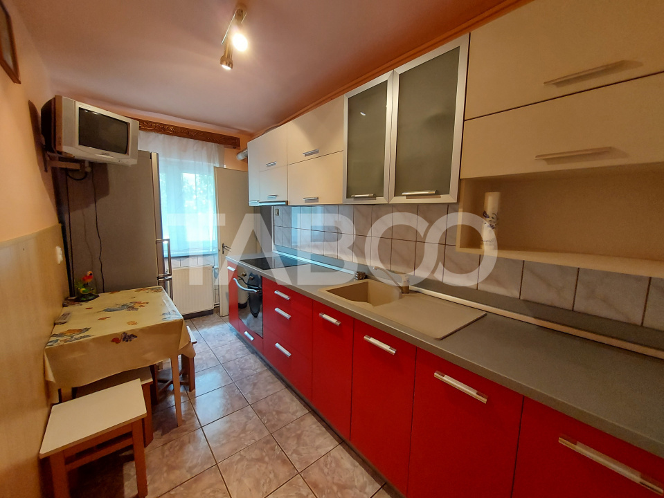 Apartament de vanzare 2 camere decomandate 52 mpu pivnita balcon Sibiu