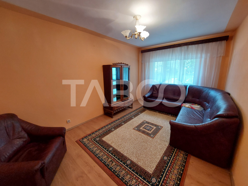 Apartament de vanzare 2 camere decomandate 52 mpu pivnita balcon Sibiu
