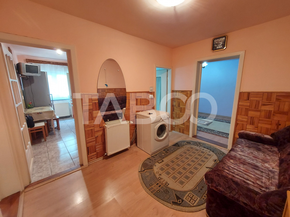 Apartament de vanzare 2 camere decomandate 52 mpu pivnita balcon Sibiu