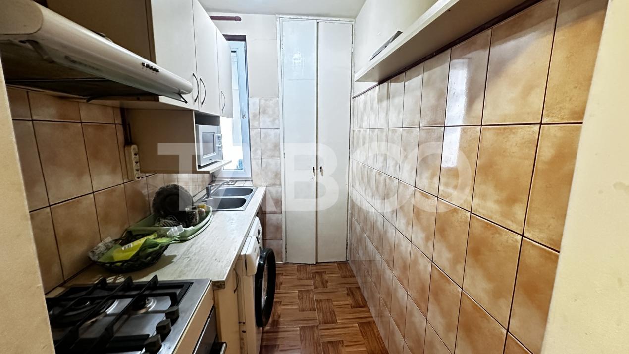 Apartament de vanzare 2 camere mobilate utilate zona Mihai Viteazul