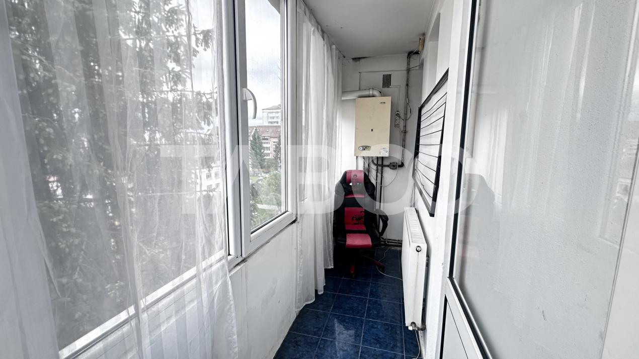 Apartament de vanzare 2 camere mobilate utilate zona Mihai Viteazul