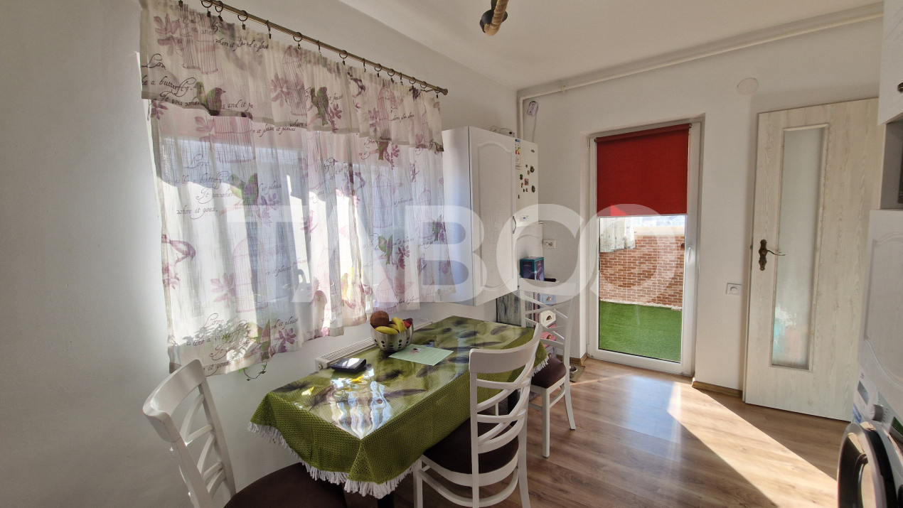 Apartament de vanzare 2 camere pod depozitare parcare si 2 balcoane