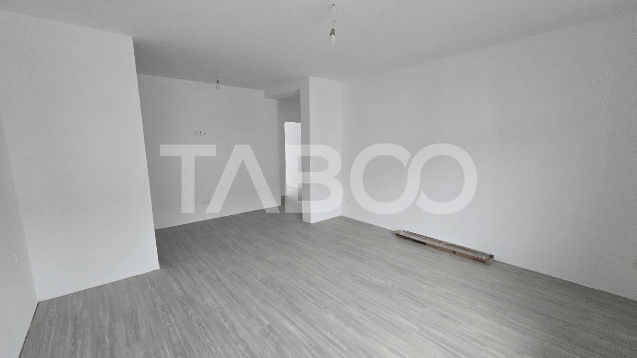 Apartament de vanzare 3 camere 2 bai balcon camara Doamna Stanca