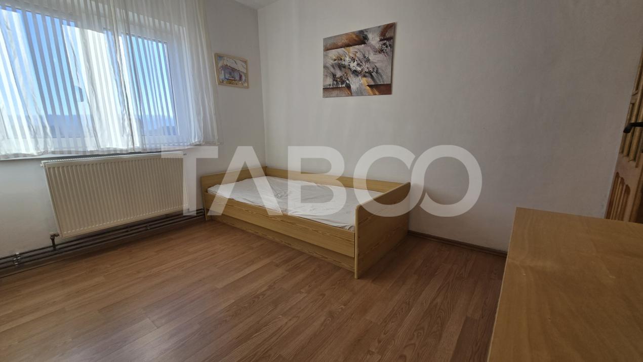 Apartament de vanzare 3 camere 2 bai balcon in bloc cu lift Terezian