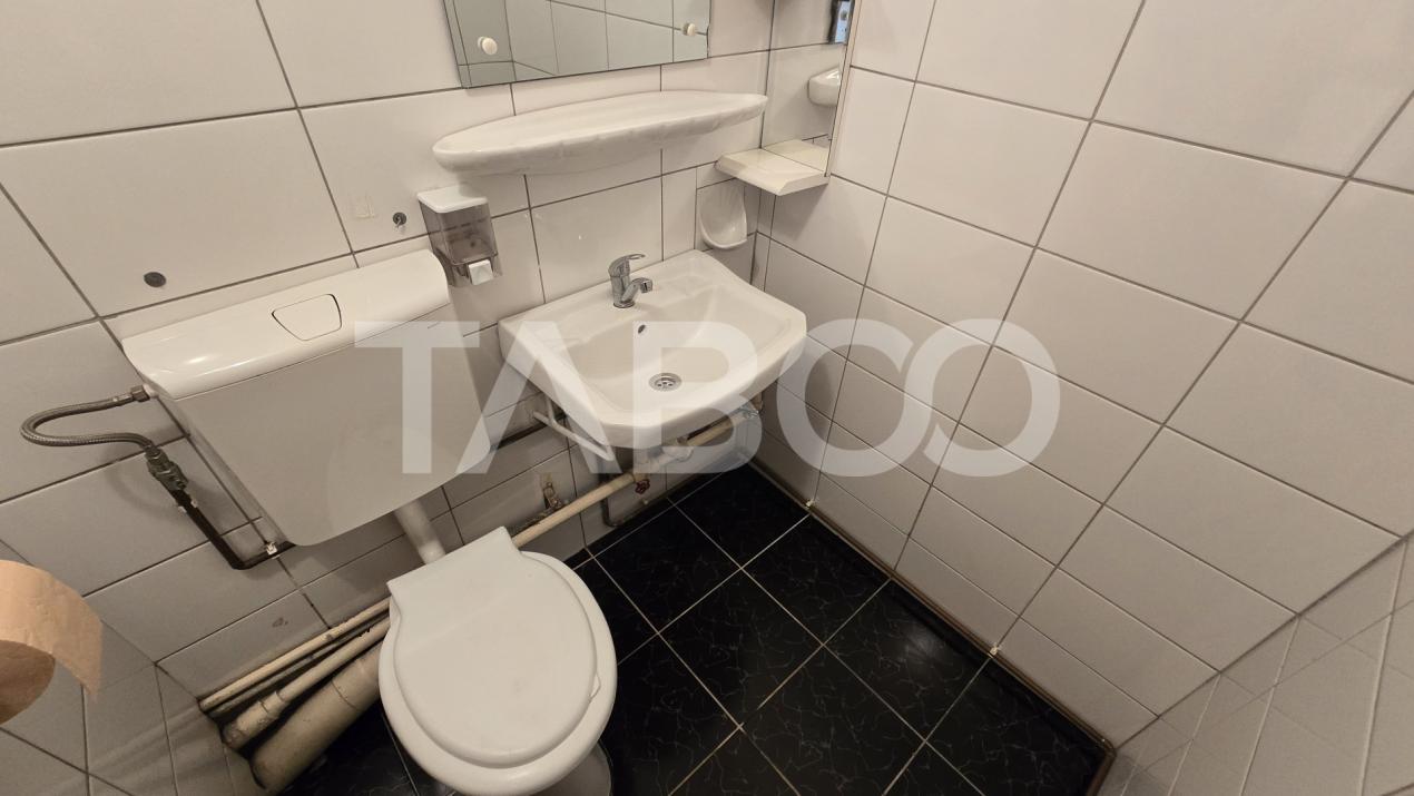 Apartament de vanzare 3 camere 2 bai balcon in bloc cu lift Terezian