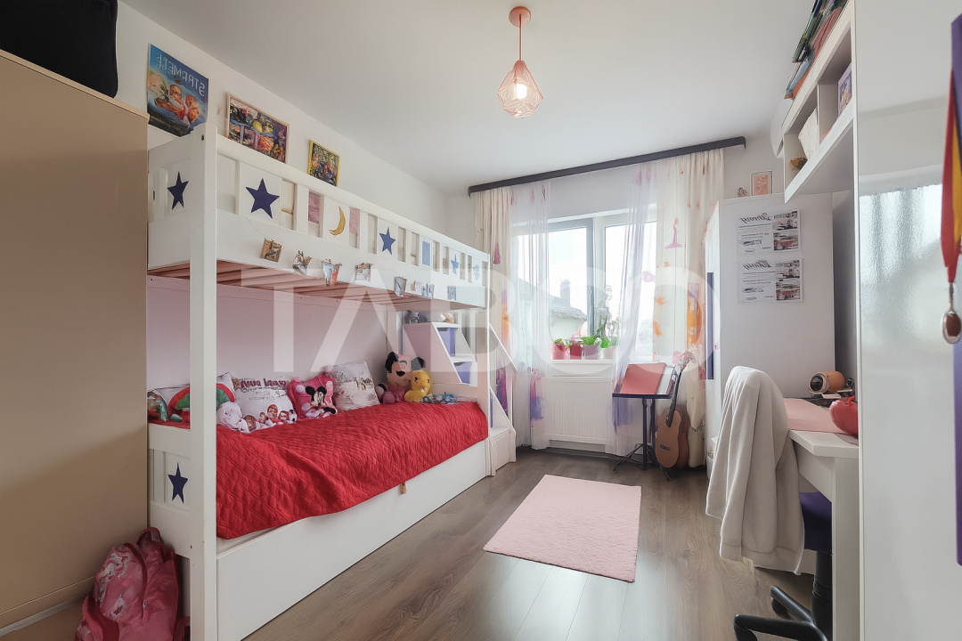Apartament de vanzare 3 camere 2 bai etaj 1 zona Brana Selimbar