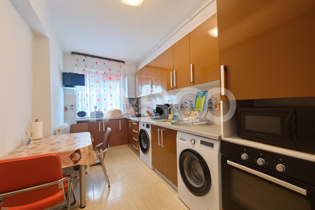 Apartament de vanzare 3 camere 2 bai etaj 1 zona Brana Selimbar
