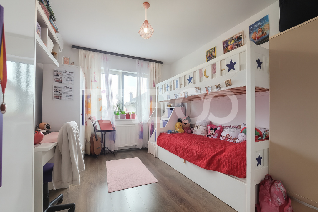Apartament de vanzare 3 camere 2 bai etaj 1 zona Brana Selimbar