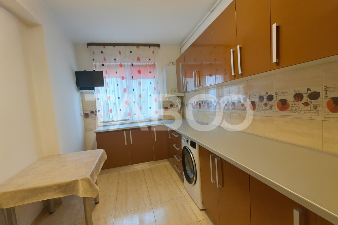 Apartament de vanzare 3 camere 2 bai etaj 1 zona Brana Selimbar