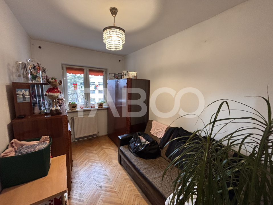 Apartament de vanzare 3 camere 55mp etaj 2+pivnita  mpu  Valea Aurie