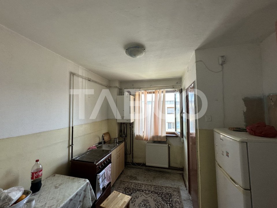 Apartament de vanzare 3 camere 75 mp utili  zona Negoiu Fagaras