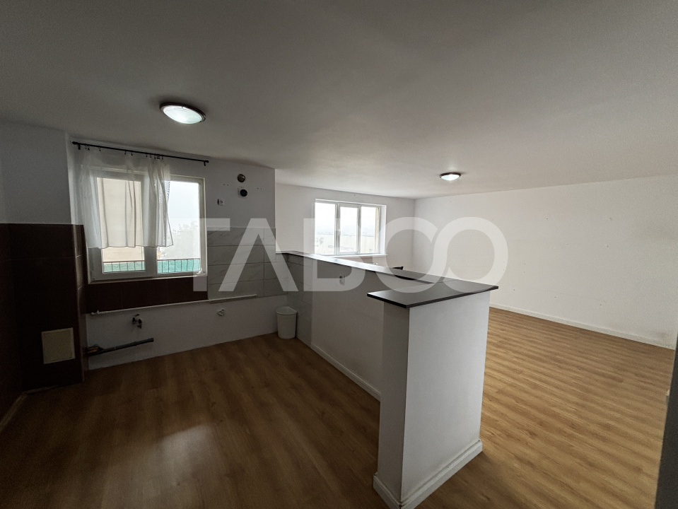 Apartament de vanzare 3 camere 82 mp + doua balcoane Zona Rahovei