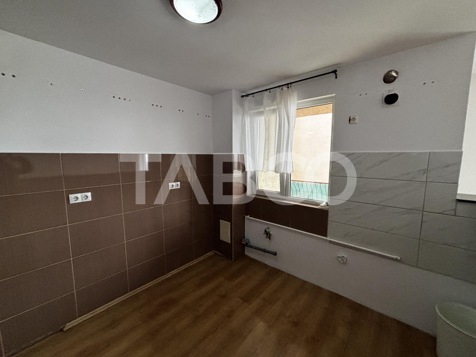 Apartament de vanzare 3 camere 82 mp + doua balcoane Zona Rahovei
