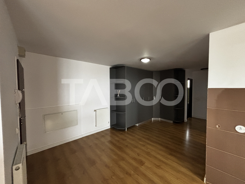 Apartament de vanzare 3 camere 82 mp + doua balcoane Zona Rahovei