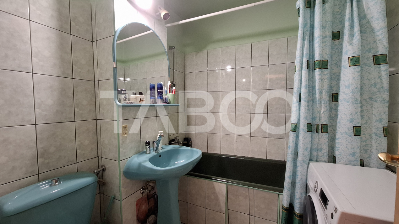 Apartament de vanzare 3 camere decomandat 58 mp zona Valea Aurie Sibiu