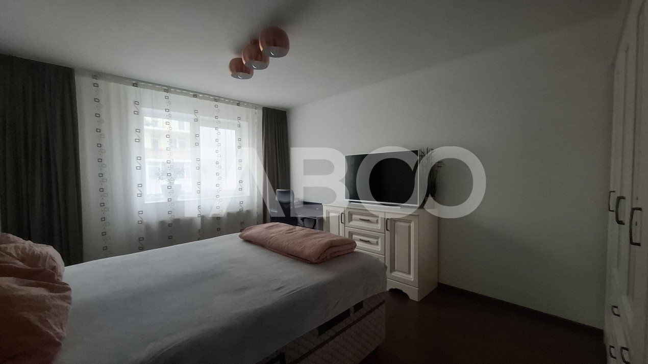 Apartament de vanzare 3 camere decomandat 74 mp doua locuri de parcare