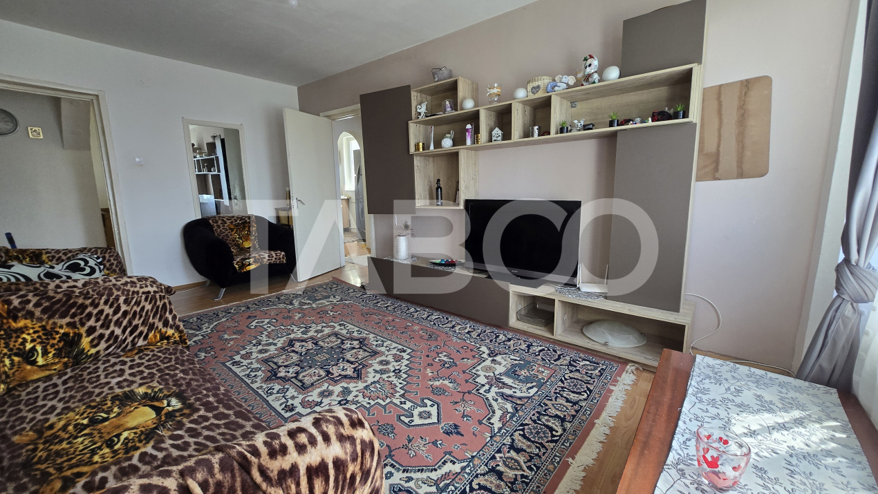 Apartament de vanzare 3 camere decomandat cu priveliste spre Tampa in Brasov - Bulevardul Alexandru Vlahuţă