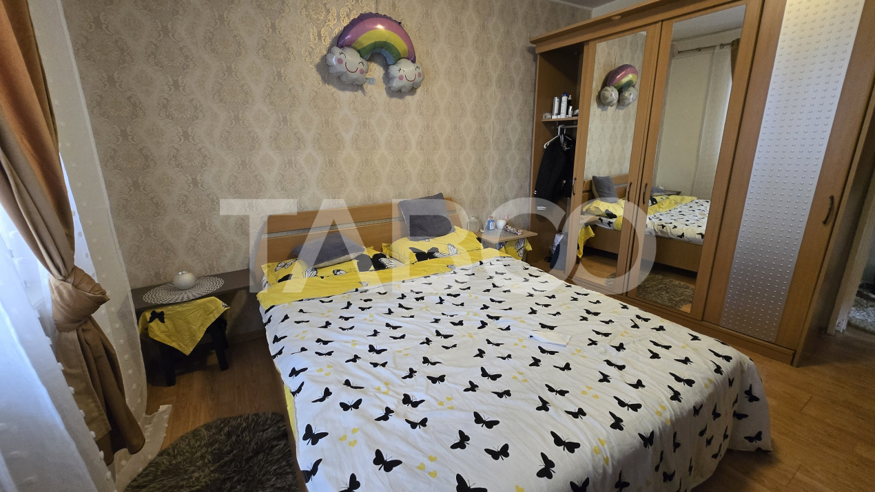 Apartament de vanzare 3 camere decomandat cu priveliste spre Tampa