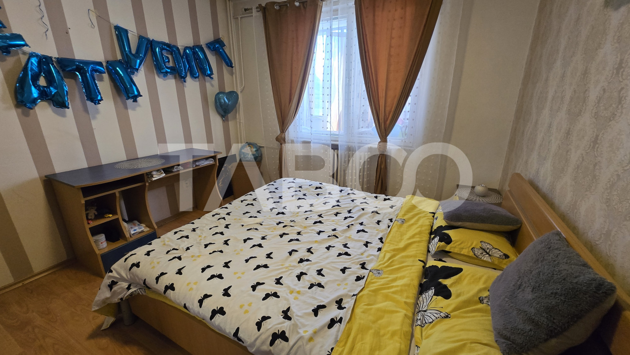 Apartament de vanzare 3 camere decomandat cu priveliste spre Tampa