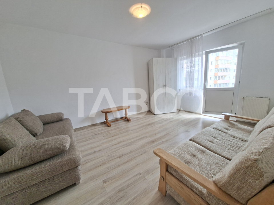 Apartament de vanzare 3 camere decomandat Mihai Viteazul bloc cu lift