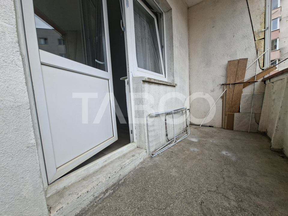 Apartament de vanzare 3 camere decomandat Mihai Viteazul bloc cu lift
