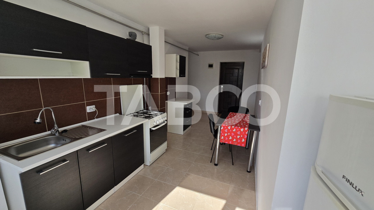 Apartament de vanzare 3 camere decomandate balcon 15mp zona Tilisca