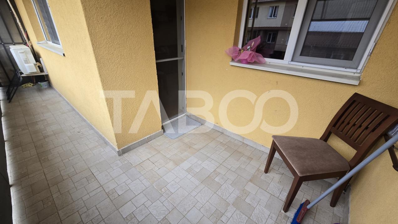 Apartament de vanzare 3 camere decomandate si balcon in zona Rahovei