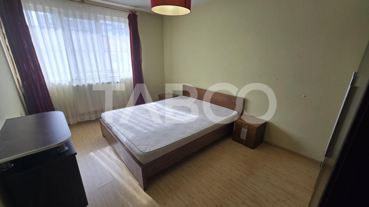 Apartament de vanzare 3 camere decomandate si balcon in zona Rahovei