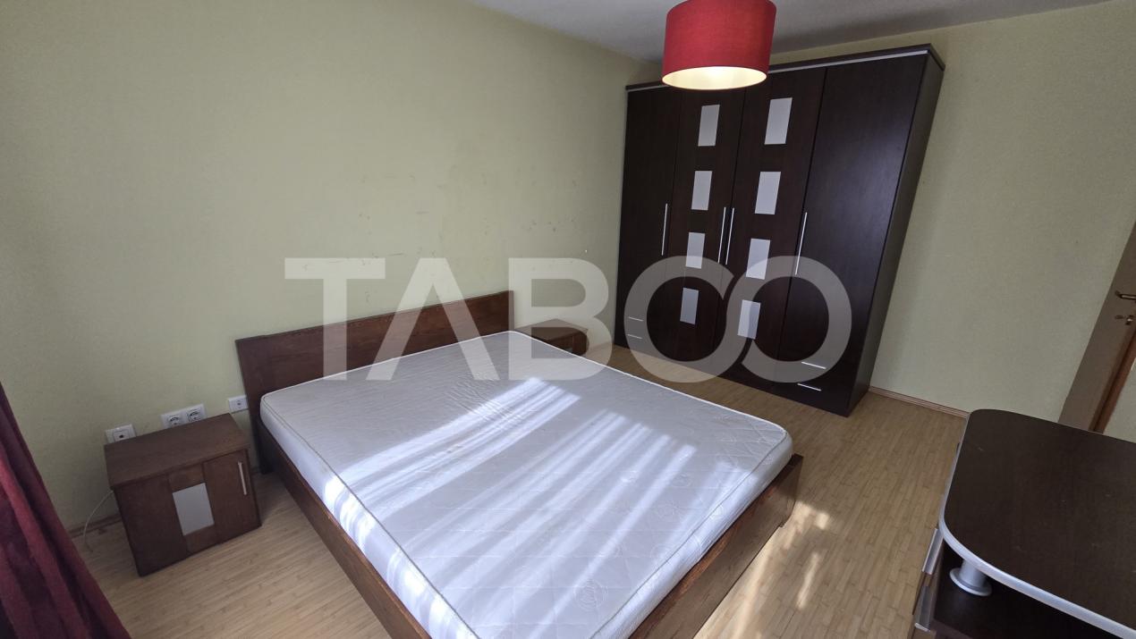 Apartament de vanzare 3 camere decomandate si balcon in zona Rahovei