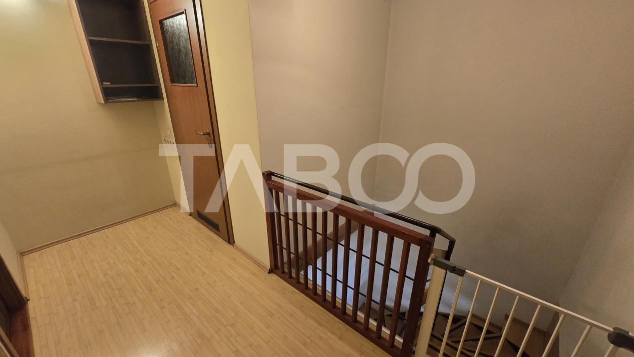 Apartament de vanzare 3 camere decomandate si balcon in zona Rahovei