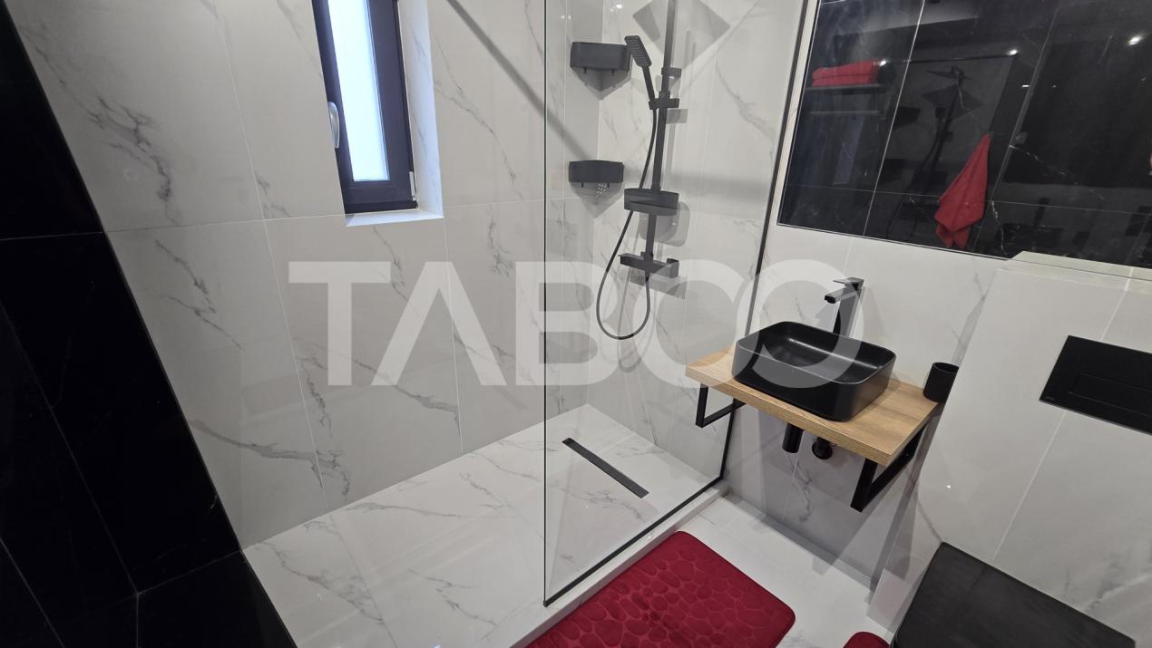 Apartament de vanzare 3 camere decomandate si parcare Lukoil Selimbar