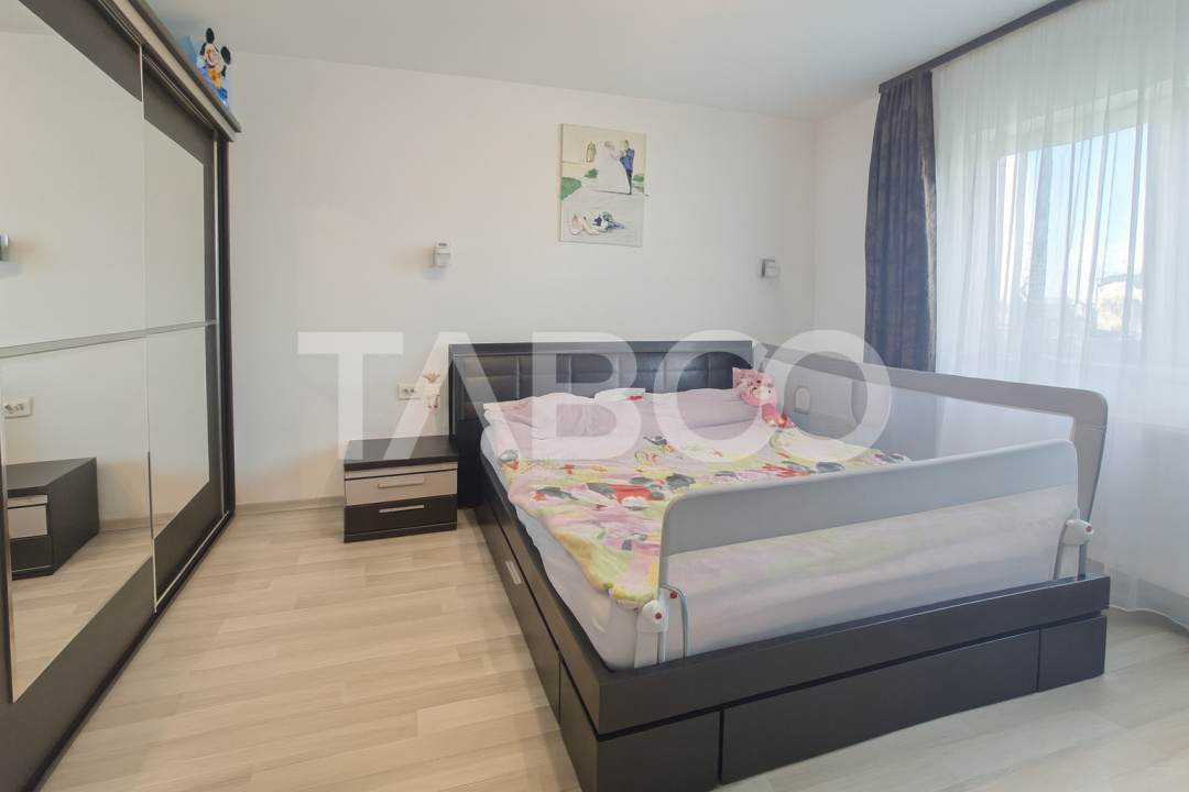 Apartament de vanzare 3 camere etaj 1 zona Brana + bloc cu gradina