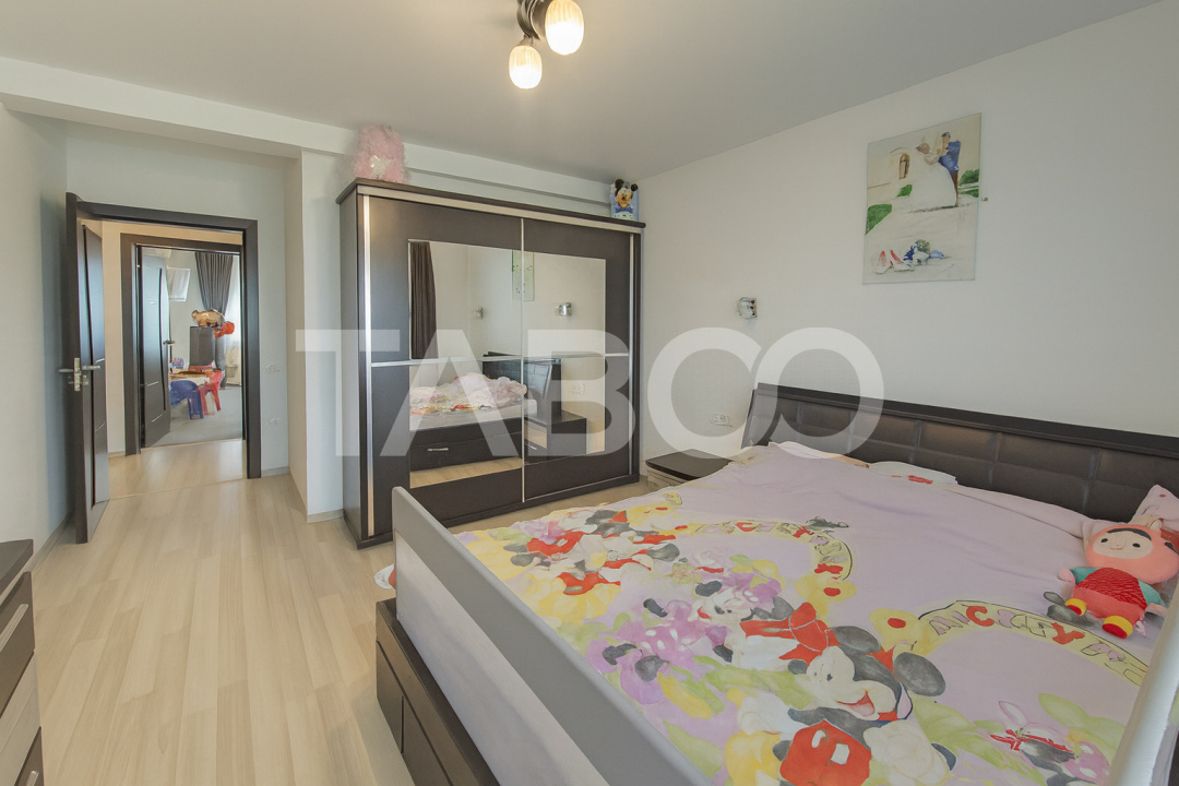 Apartament de vanzare 3 camere etaj 1 zona Brana + bloc cu gradina