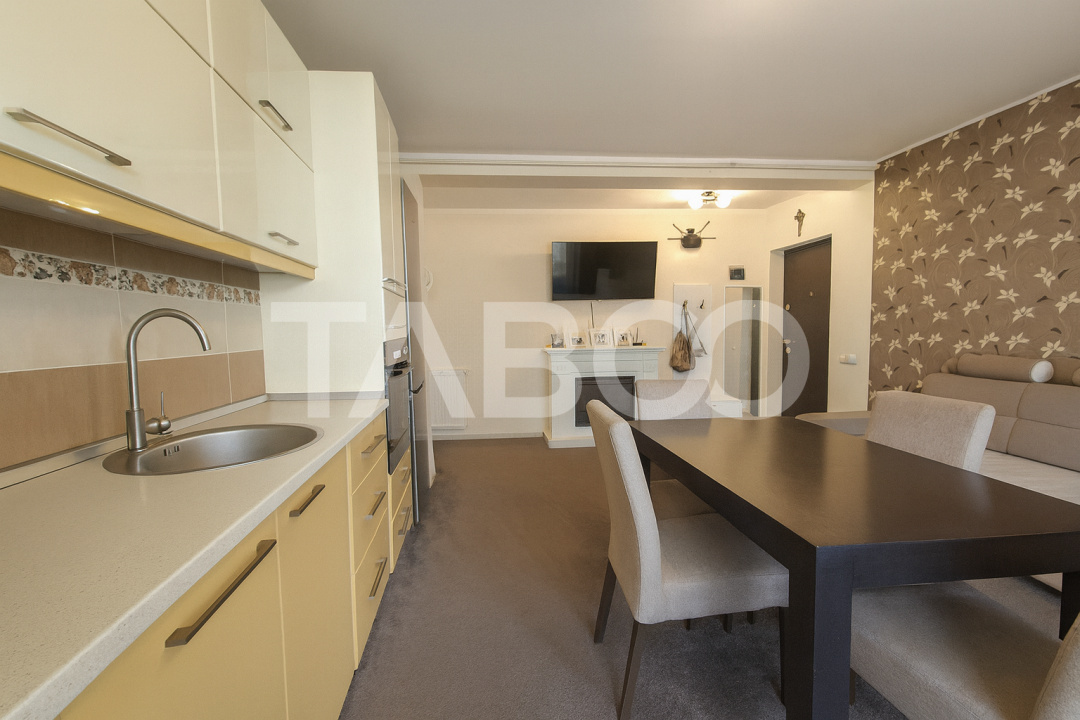 Apartament de vanzare 3 camere etaj 1 zona Brana + bloc cu gradina