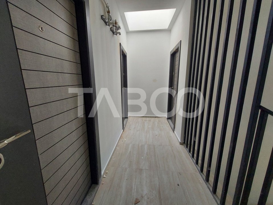 Apartament de vanzare 3 camere logie balcon 2 bai loc de parcare