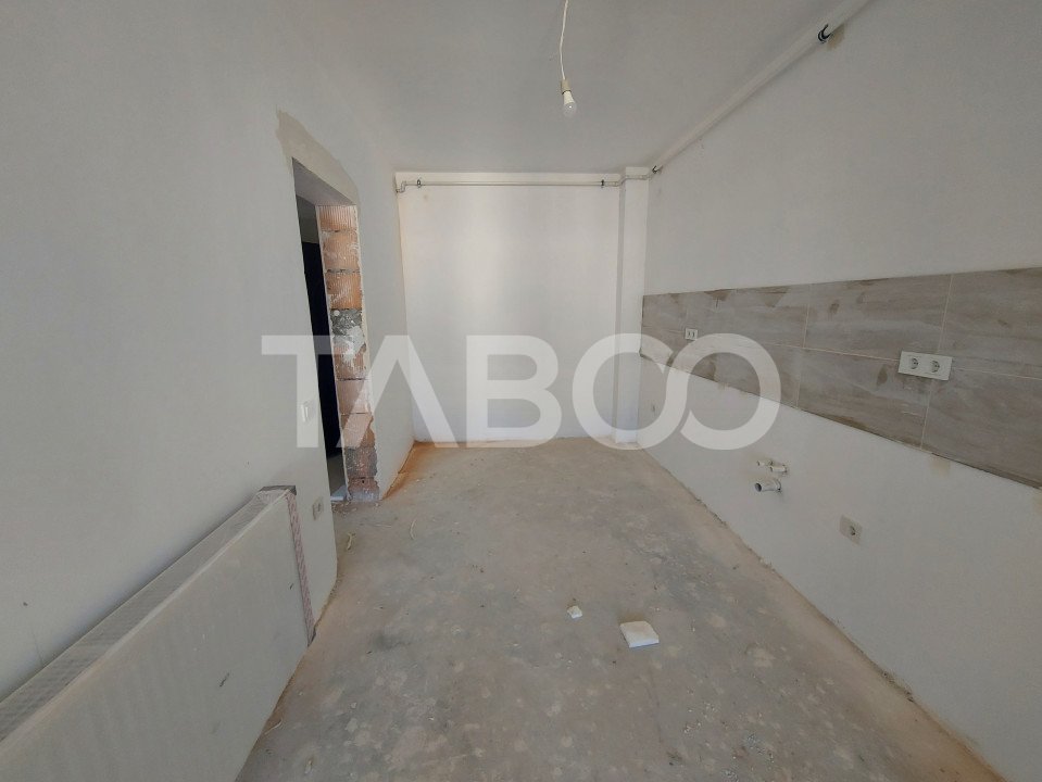 Apartament de vanzare 3 camere logie balcon 2 bai loc de parcare