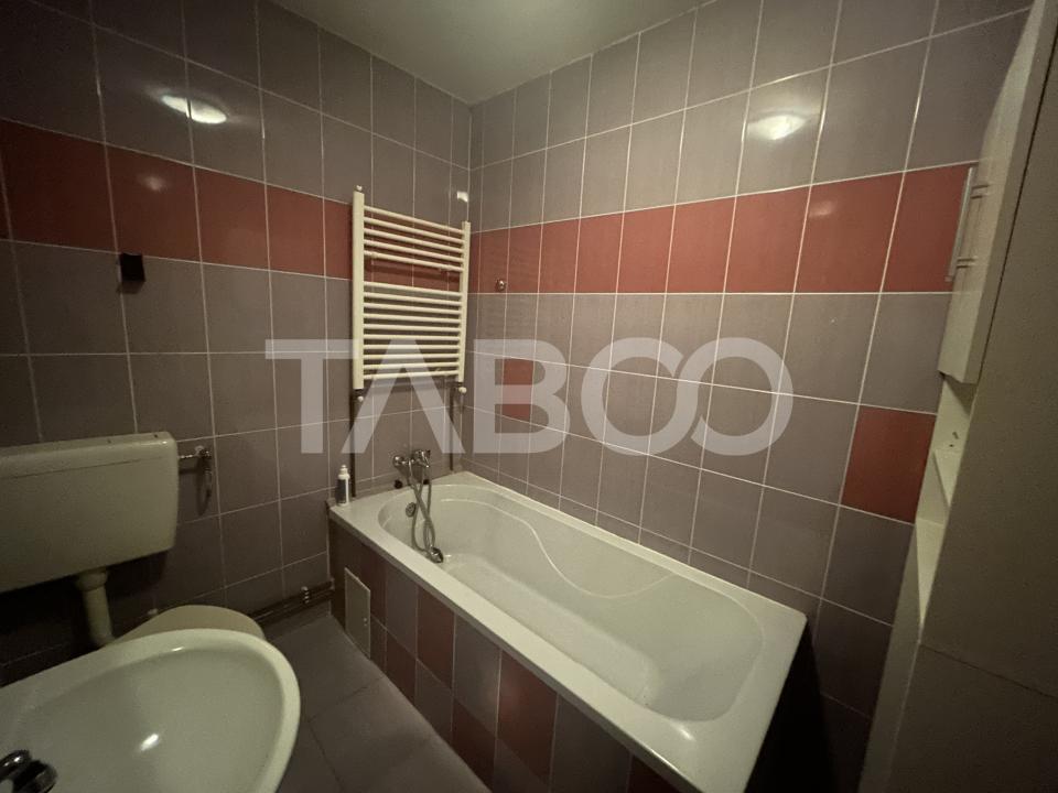 Apartament de vanzare 3 camere utilate mobilate in zona Terezian Sibiu
