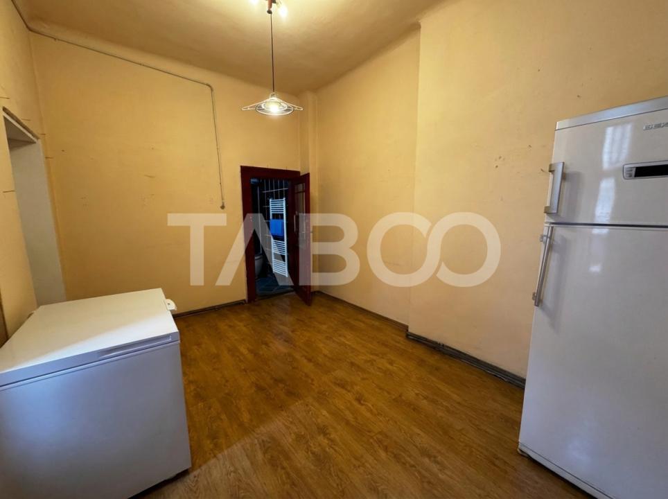 Apartament de vanzare 4 camere 2 bai 109 mp Centrul Istoric Sibiu