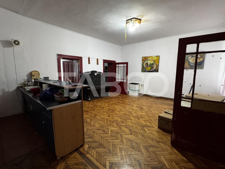 Apartament de vanzare 4 camere 2 bai 109 mp Centrul Istoric Sibiu